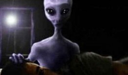 机长爆料外星人视频,神秘外星生物视频曝光，揭秘宇宙未知之谜