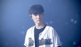 张艺兴爆料在家跳舞视频,动感舞姿引网友热议