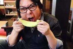 网红自拍吃瓜,揭秘娱乐圈幕后故事